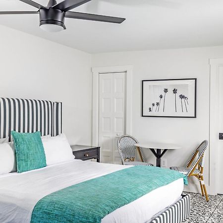 Pelican Post At Anna Maria Island Inn ブレイデントン・ビーチ エクステリア 写真
