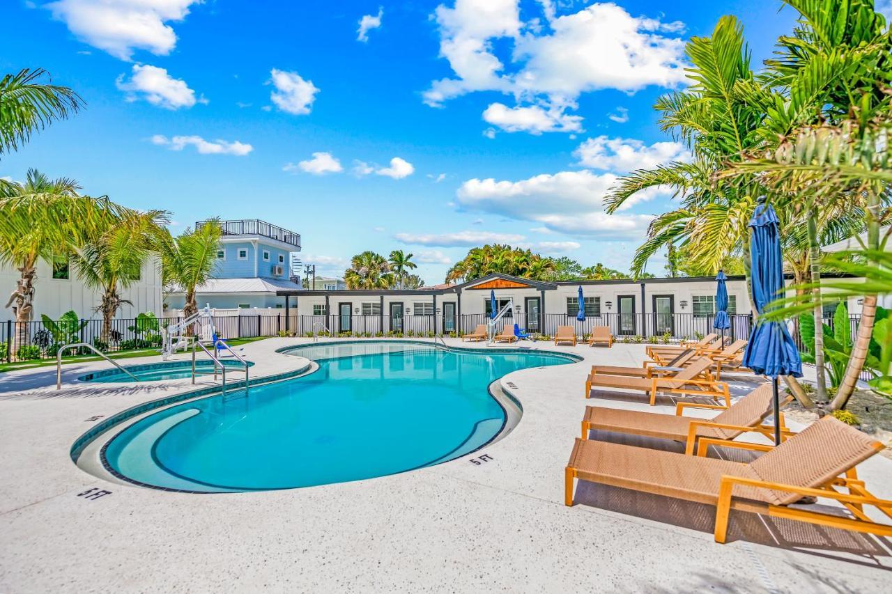 Pelican Post At Anna Maria Island Inn ブレイデントン・ビーチ エクステリア 写真