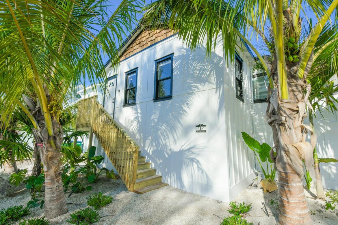 Pelican Post At Anna Maria Island Inn ブレイデントン・ビーチ エクステリア 写真