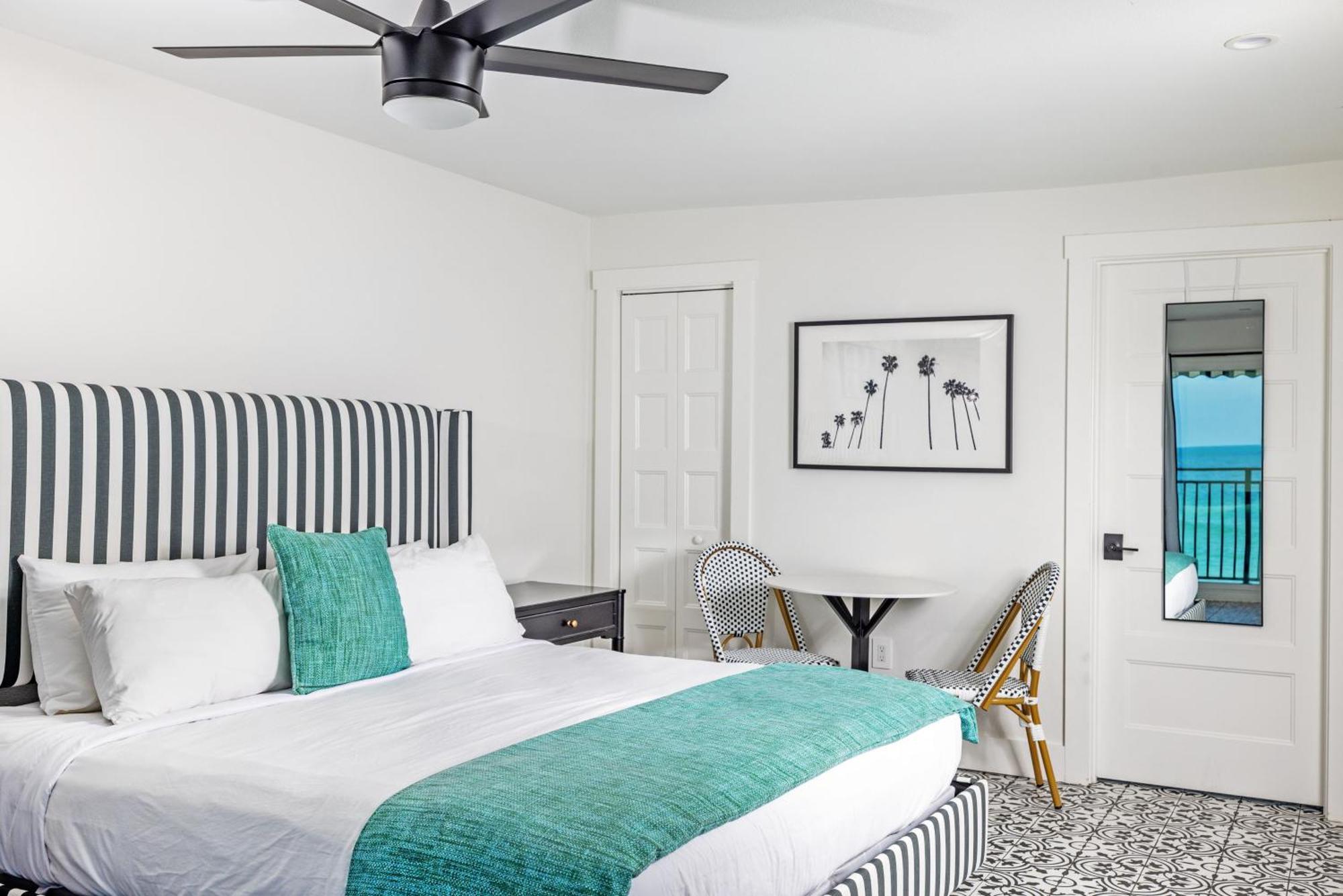 Pelican Post At Anna Maria Island Inn ブレイデントン・ビーチ エクステリア 写真